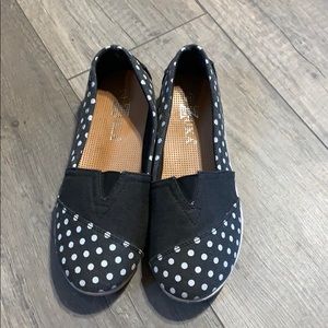 Zuka slip-on shoes